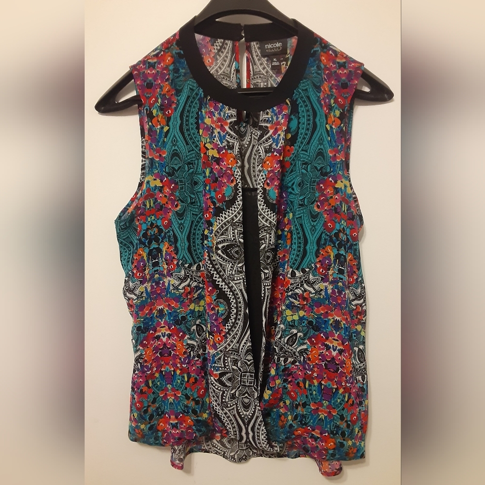 🌸 Nicole by Nicole Miller Floral Burst Blouse – XL 🌸Get ready to bloom in this